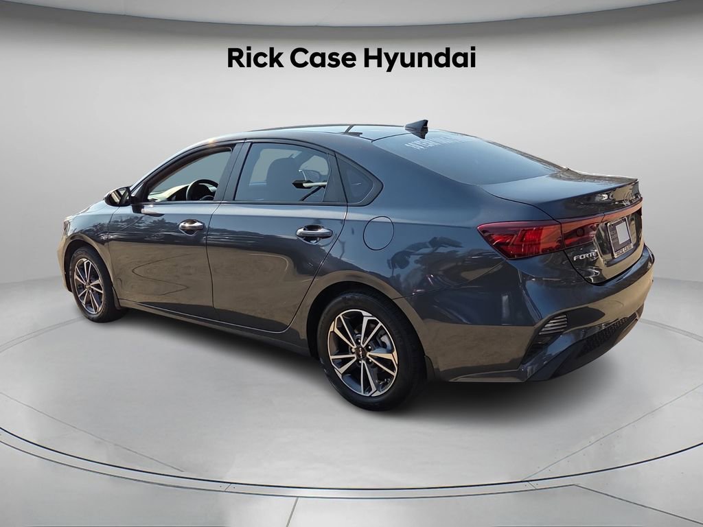 Used 2023 Kia Forte LXS image 8