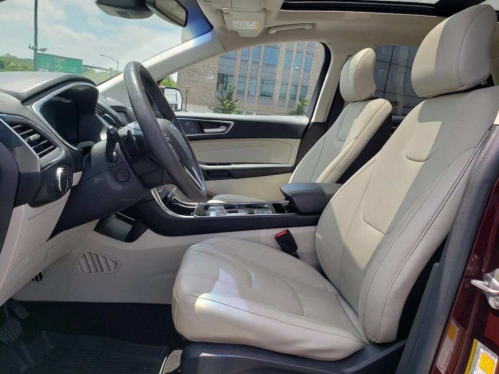 Used 2019 Ford Edge Titanium w/ Equipment Group 301A AWD/4WD image 18