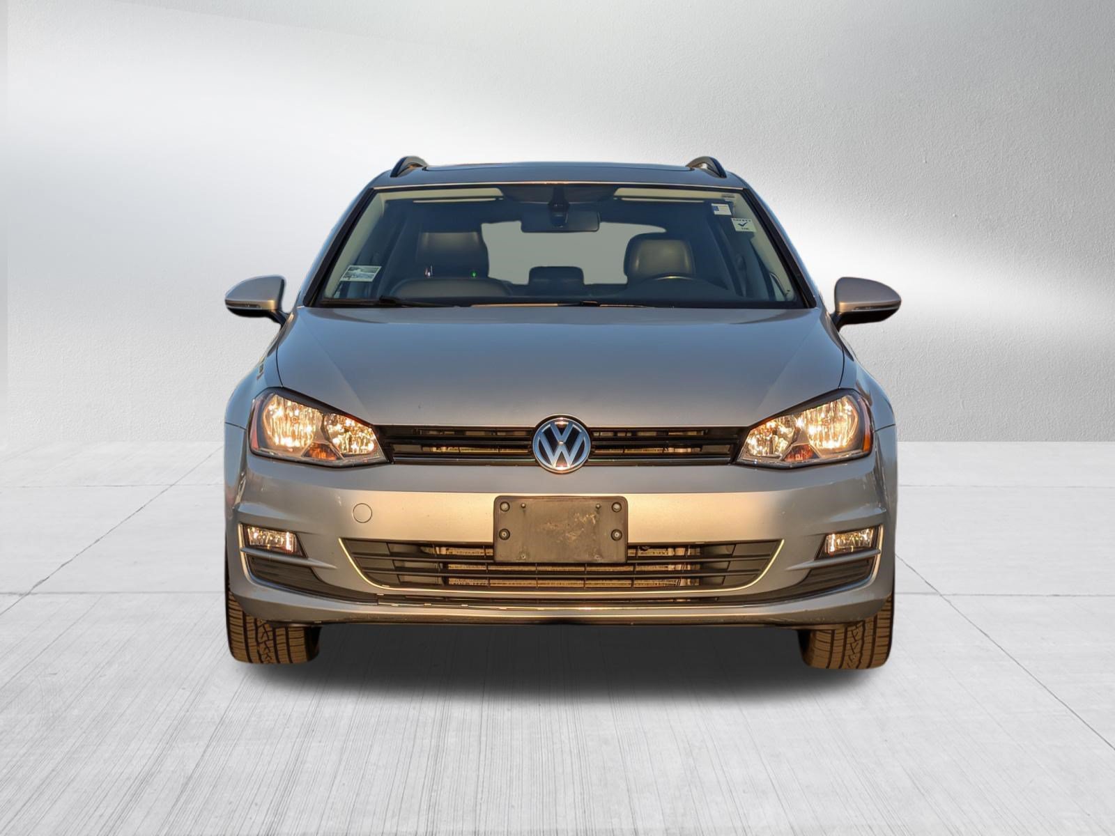Used 2016 Volkswagen Golf SE FWD image 2
