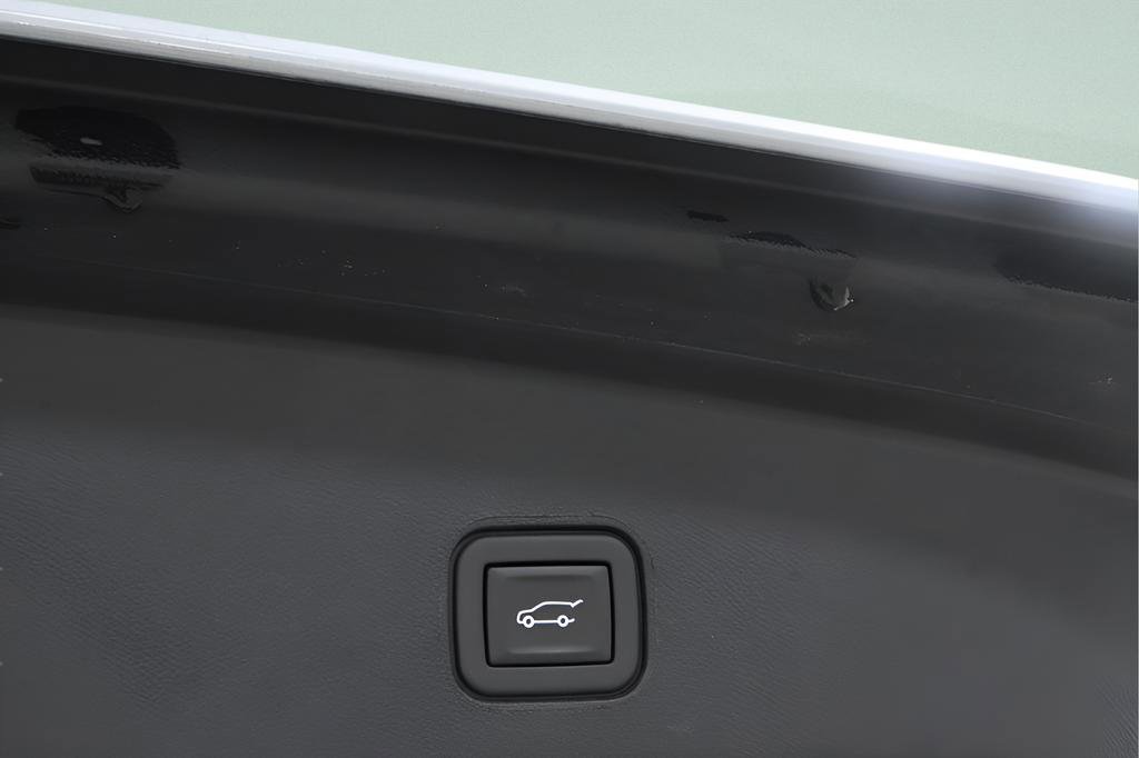 Used 2024 Cadillac Lyriq Tech image 26