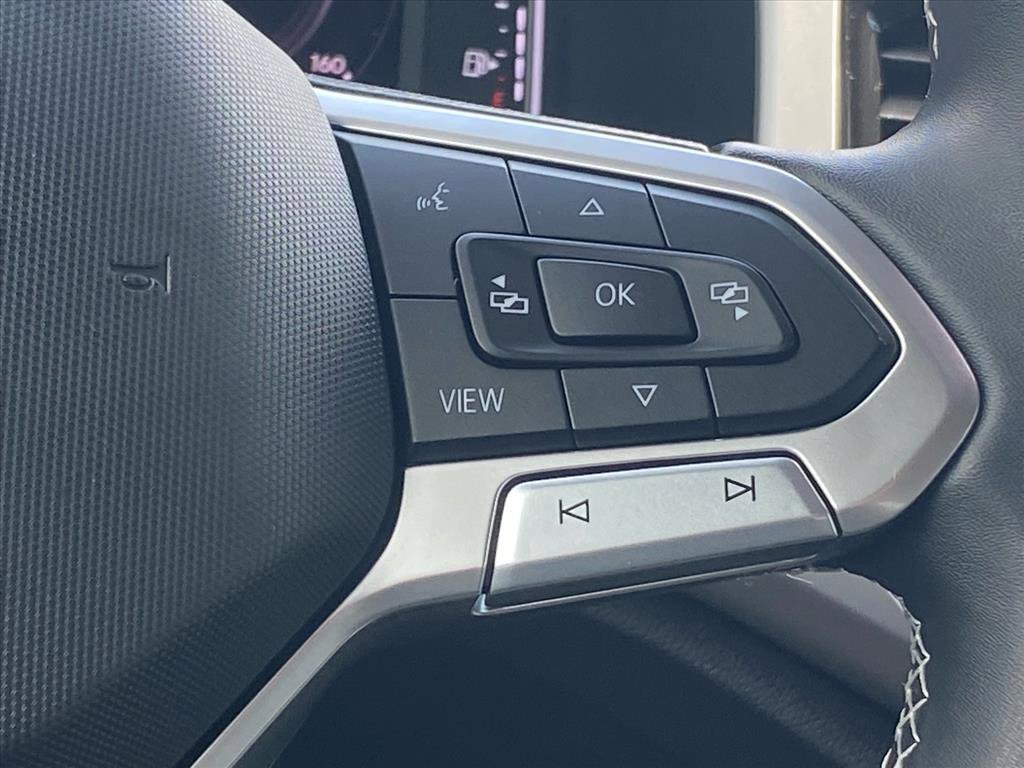 Certified 2023 Volkswagen Atlas Cross Sport SE w/ Panoramic Sunroof Package AWD/4WD image 7