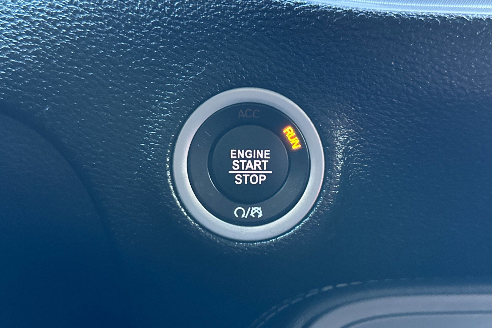 Used 2023 Dodge Challenger SXT w/ Blacktop Package image 33