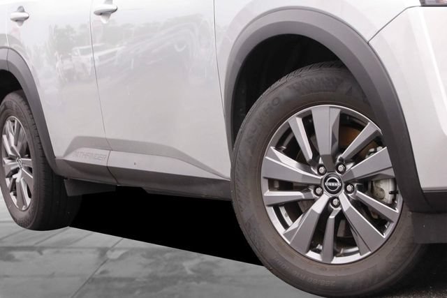 Certified 2025 Nissan Pathfinder SV AWD/4WD image 3