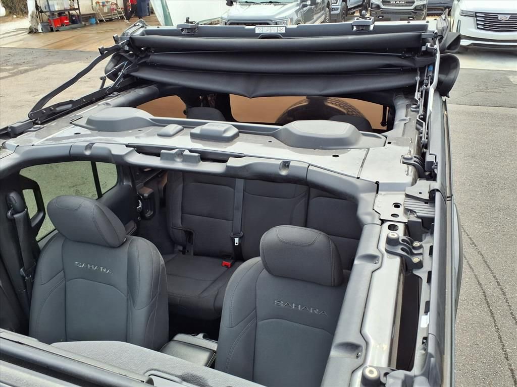 Used 2019 Jeep Wrangler Unlimited Sahara image 22