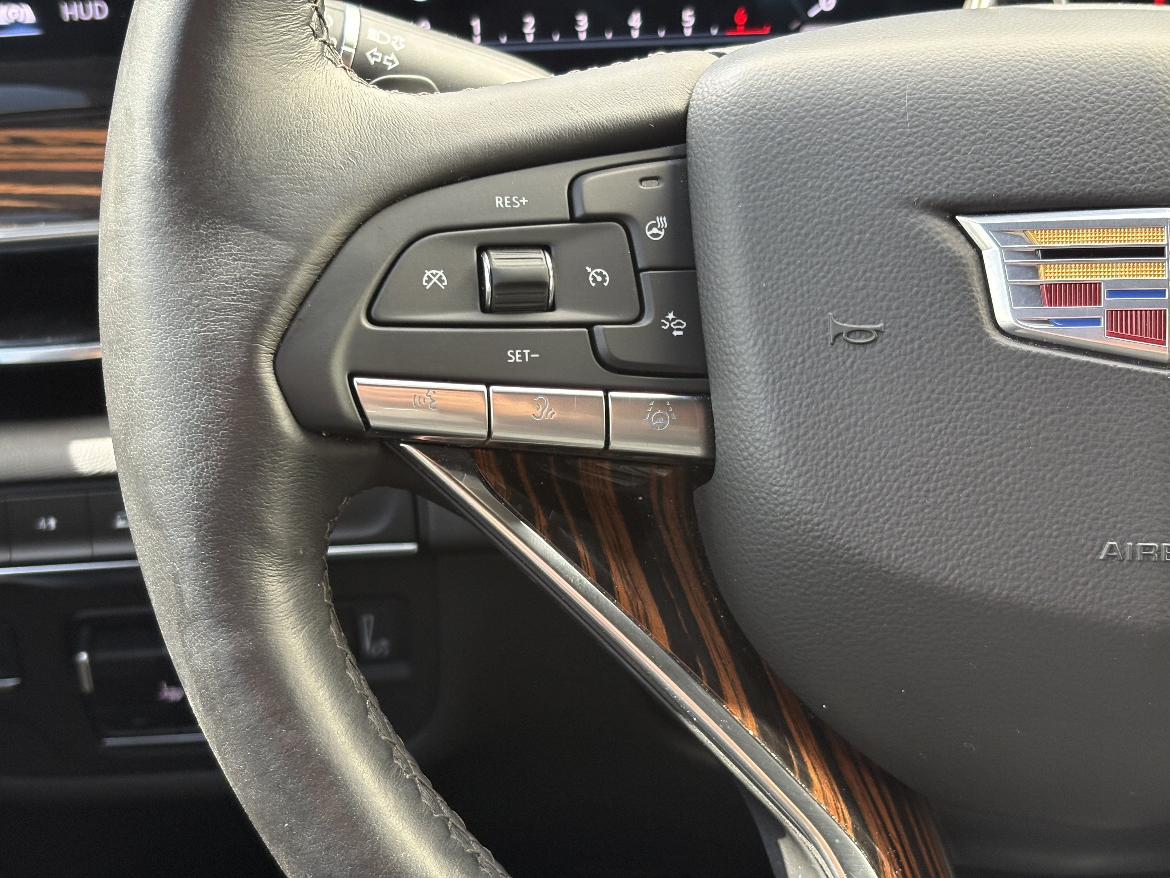 Used 2024 Cadillac Escalade Premium Luxury w/ Performance Package AWD/4WD image 20