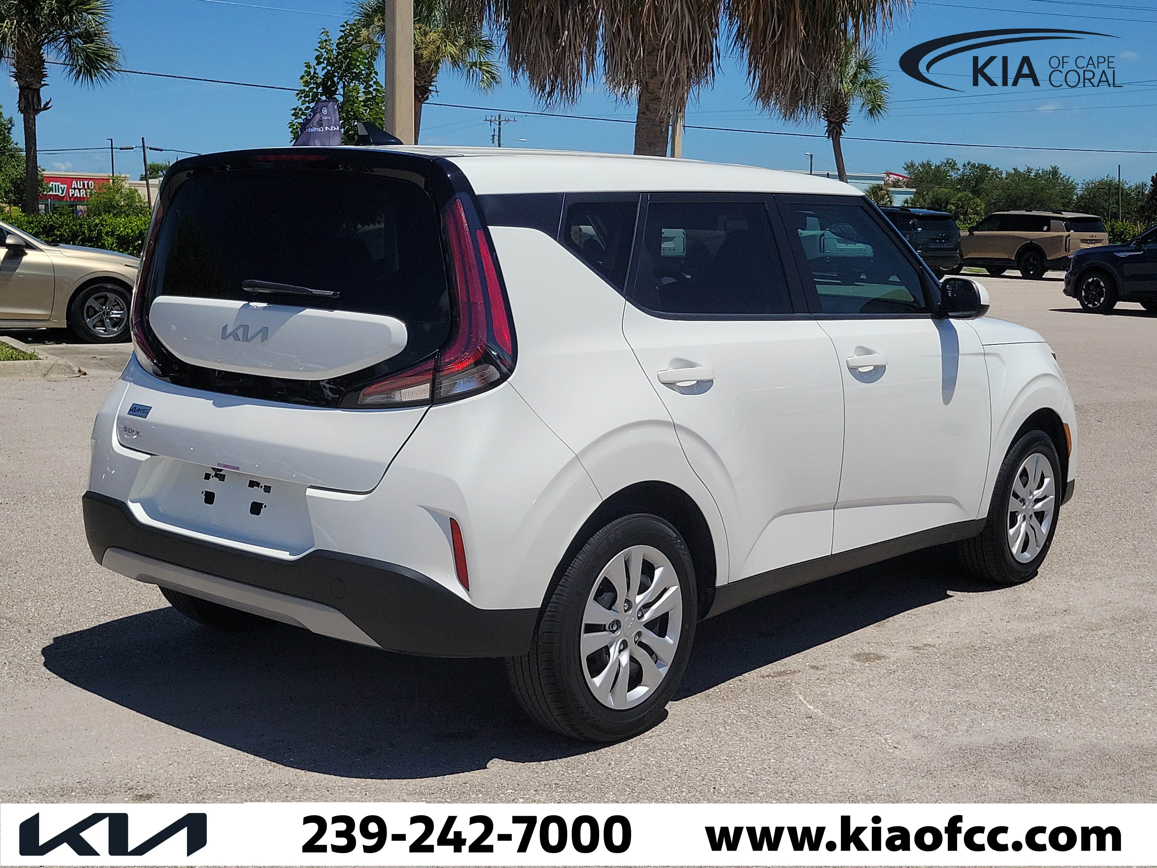 Used 2025 Kia Soul LX FWD image 6