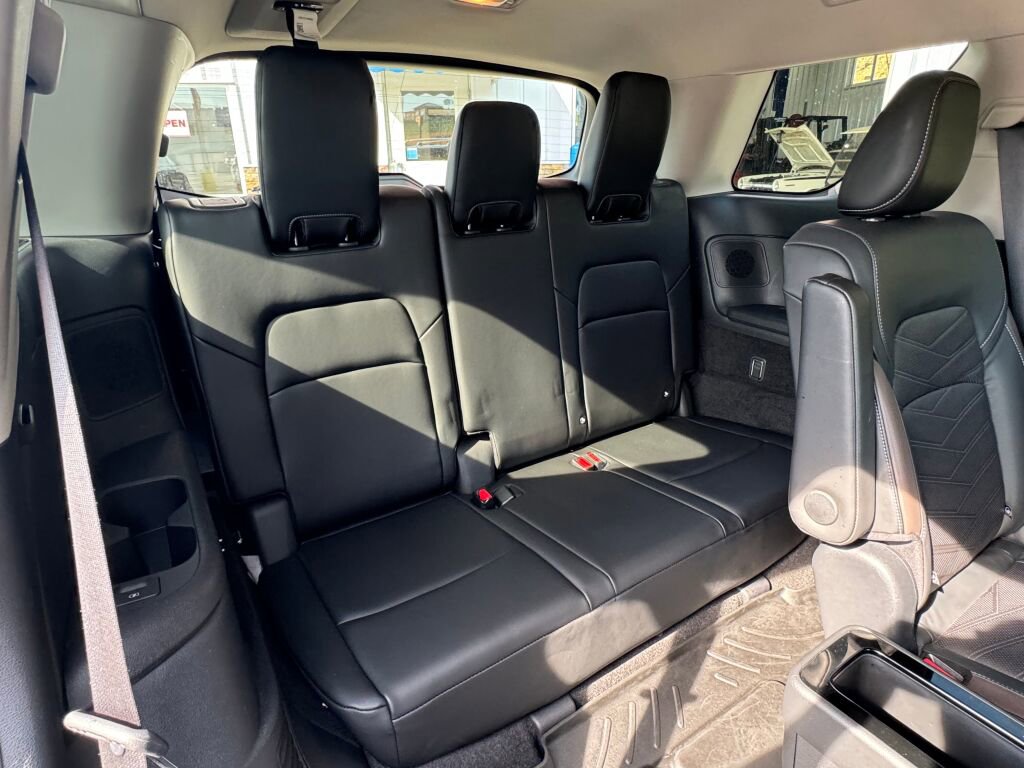 Used 2022 Nissan Pathfinder Platinum w/ Lighting Package (N92) AWD/4WD image 22