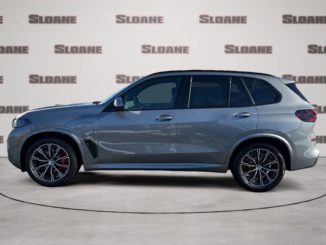 New 2026 BMW X5 xDrive50e w/ M Sport Package AWD/4WD image 2