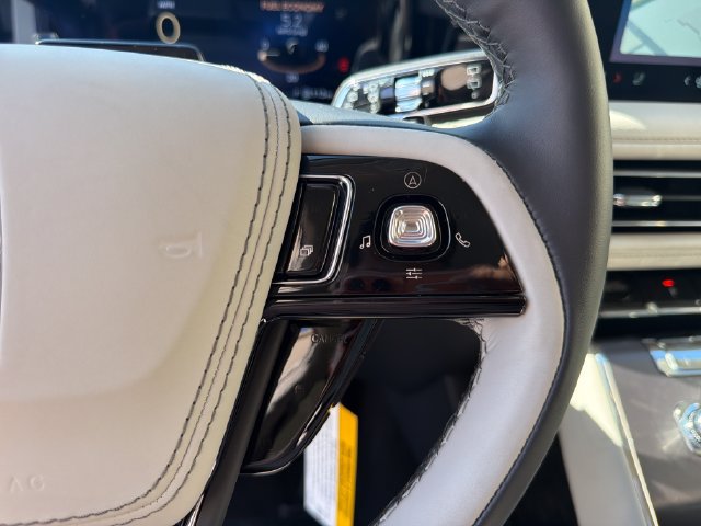 New 2026 Lincoln Aviator AWD w/ Jet Appearance Package image 30