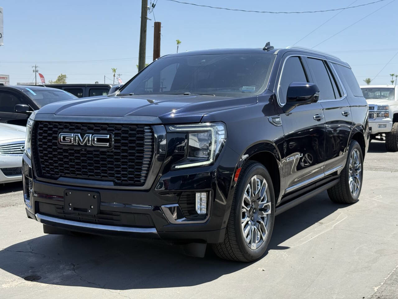 Used 2023 GMC Yukon Denali Ultimate image 2