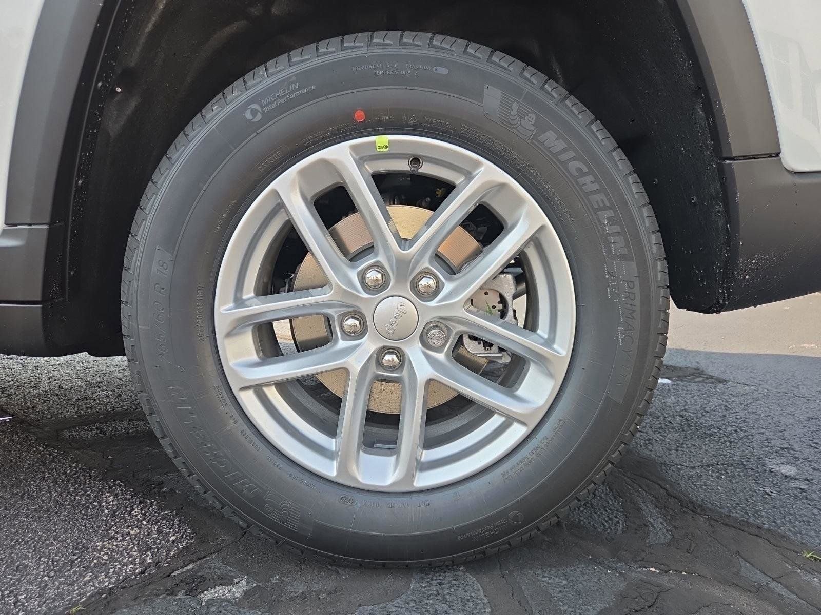 New 2025 Jeep Grand Cherokee Laredo X w/ Luxury Tech Group I image 5