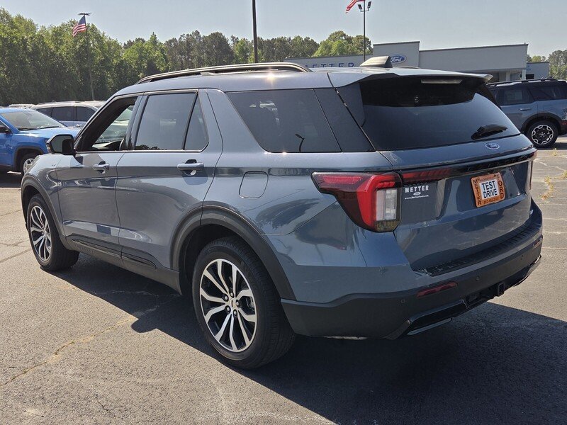 Used 2025 Ford Explorer ST-Line AWD/4WD image 8