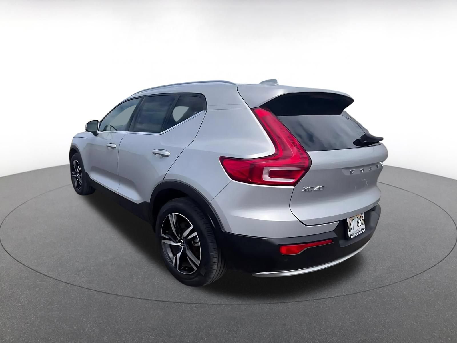 Used 2024 Volvo XC40 B5 Core AWD/4WD image 10