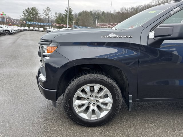 Used 2023 Chevrolet Silverado 1500 Custom image 9