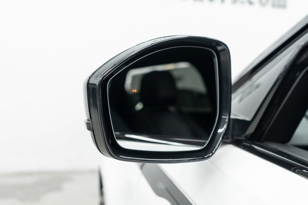 Used 2024 Land Rover Range Rover Velar Dynamic SE AWD/4WD image 39