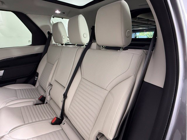 Certified 2025 Land Rover Discovery S AWD/4WD image 20