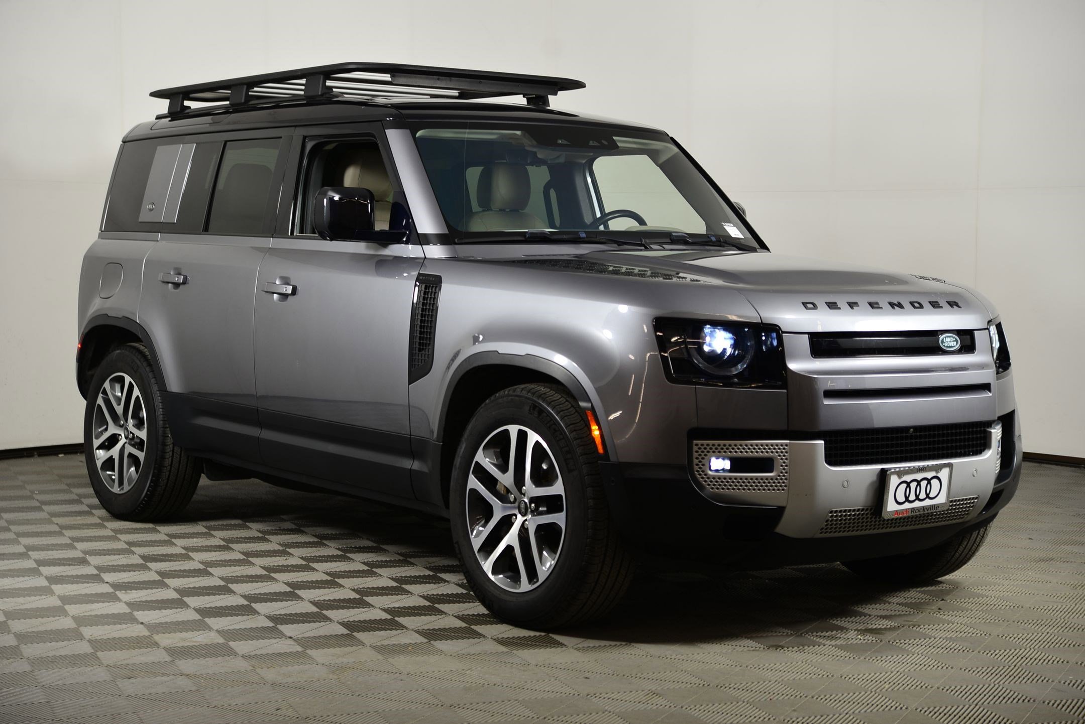 Used 2020 Land Rover Defender 110 SE AWD/4WD image 7