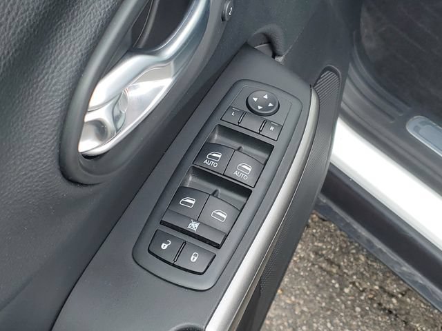 Used 2020 Jeep Cherokee Limited AWD/4WD image 14