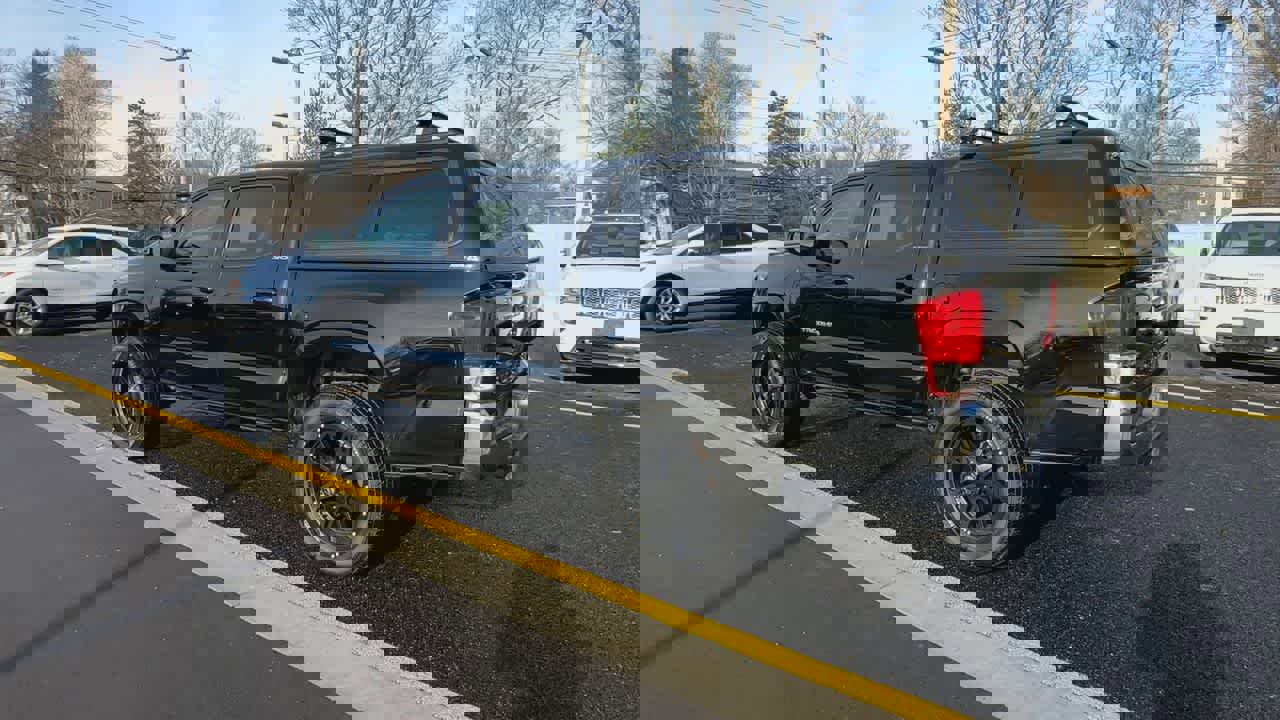 Used 2016 Toyota Tacoma SR5 image 6