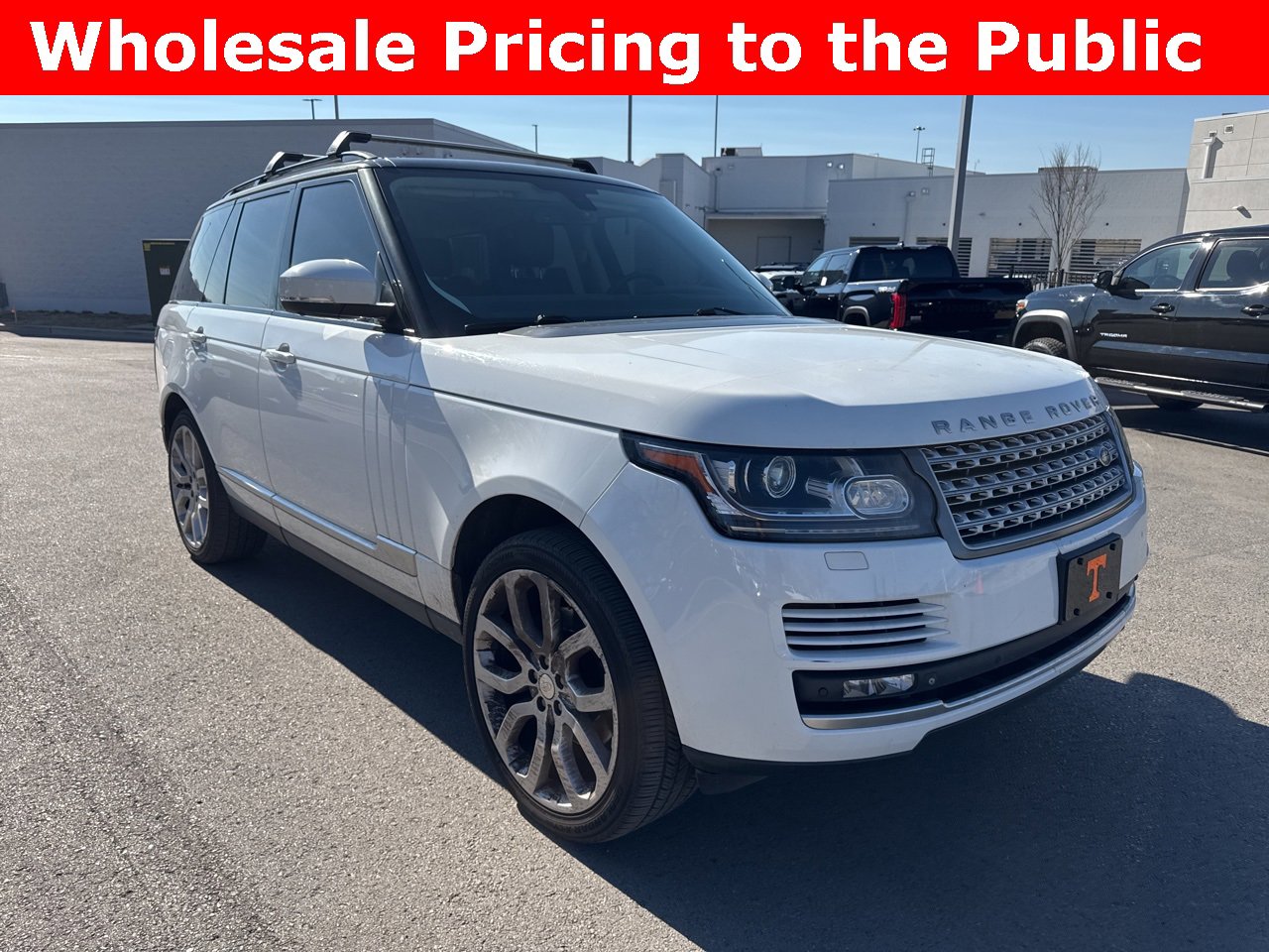 Used 2014 Land Rover Range Rover HSE image 2
