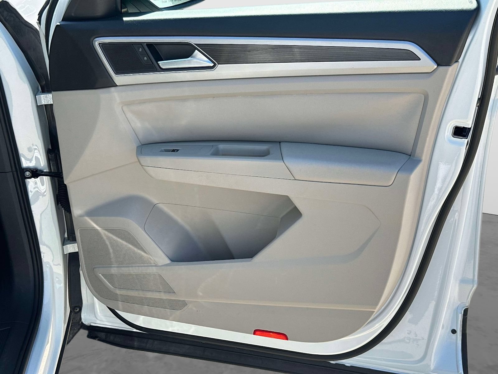 Used 2018 Volkswagen Atlas SE FWD image 9
