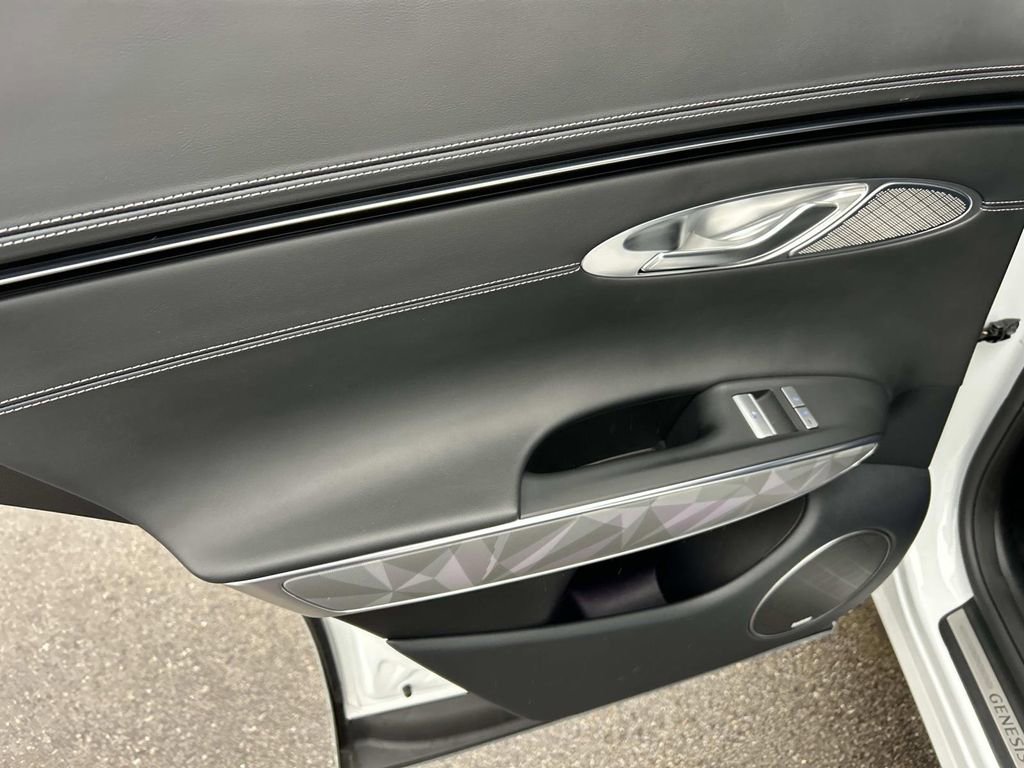 Used 2025 Genesis GV70 3.5T Sport w/ Sport Advanced Package image 24