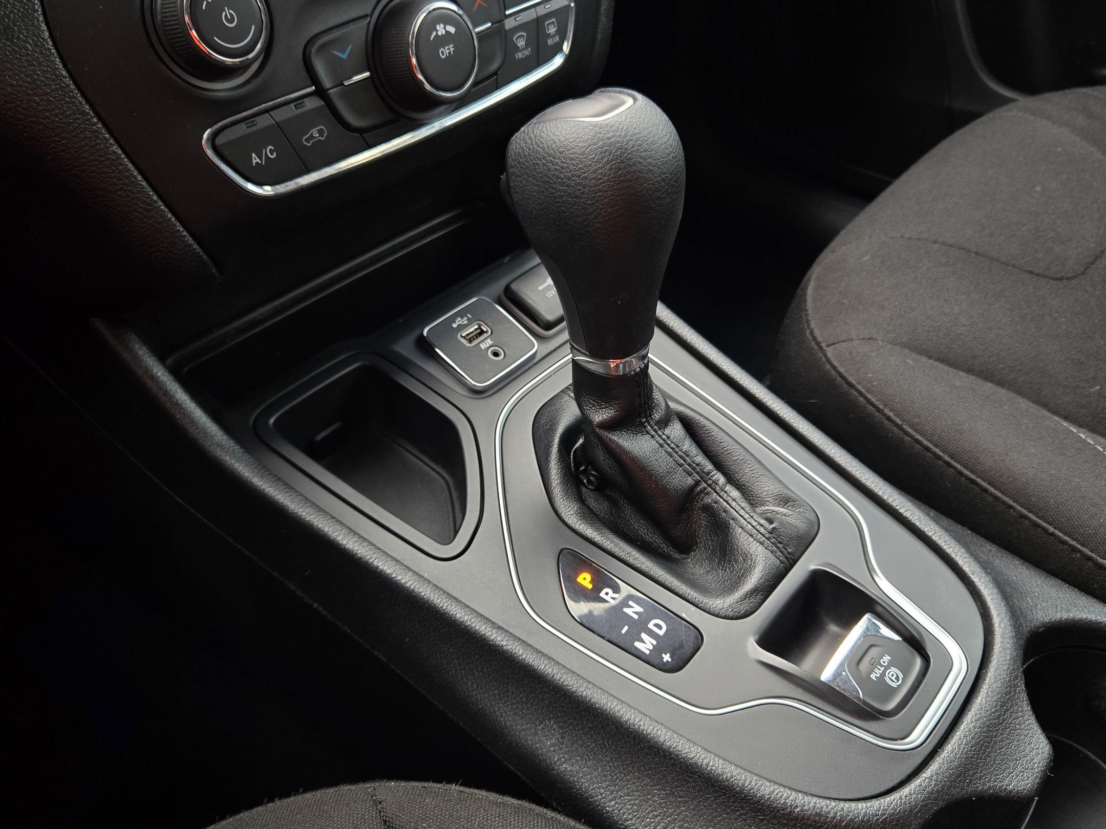 Used 2019 Jeep Cherokee Latitude w/ Popular Appearance Group image 30