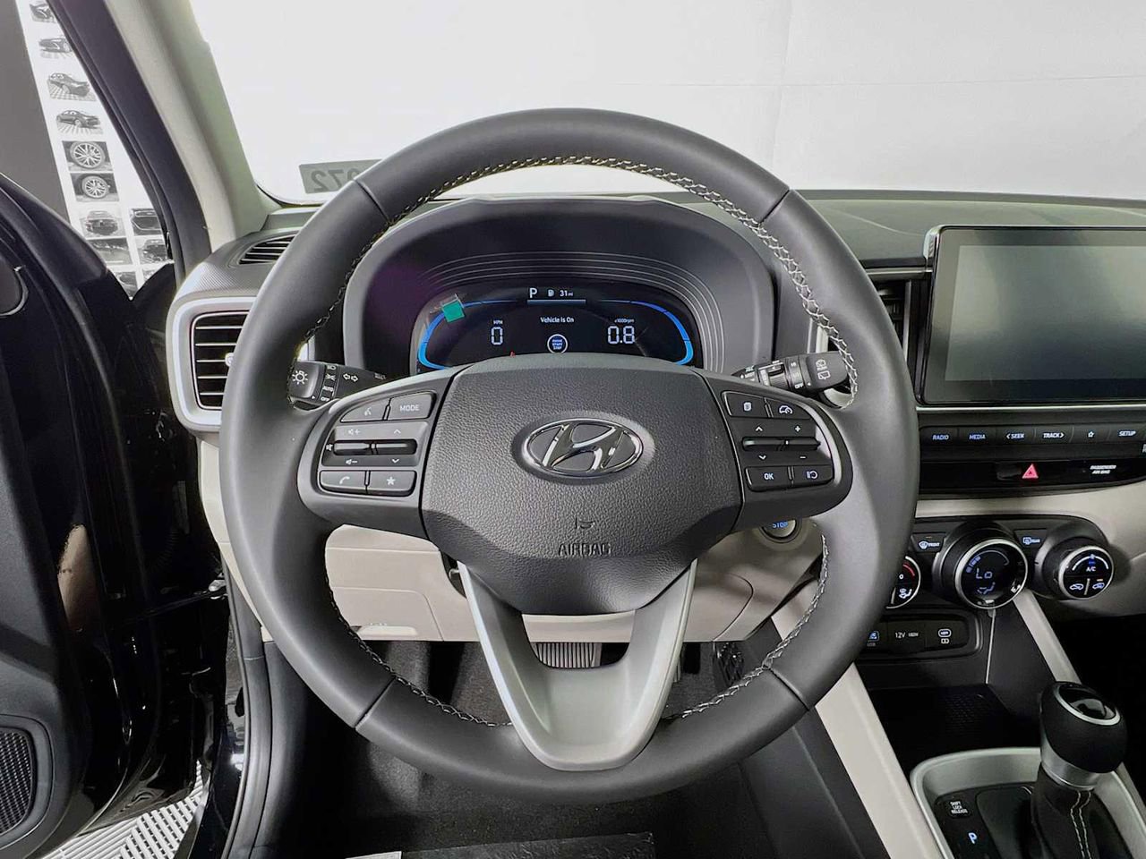 New 2025 Hyundai Venue SEL image 8