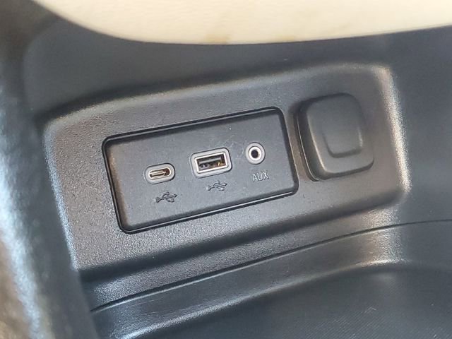 Used 2020 Chevrolet Equinox LS w/ LS Convenience Package image 20