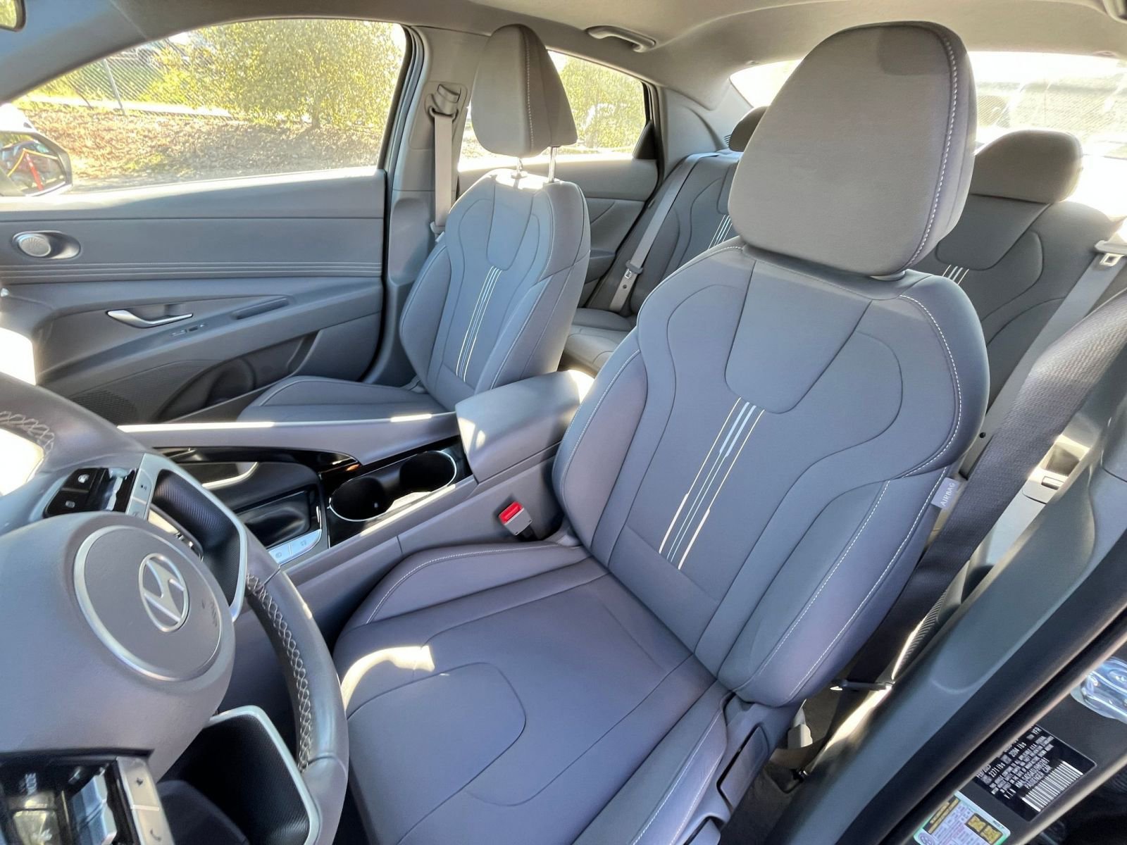 Used 2025 Hyundai Elantra SEL image 37