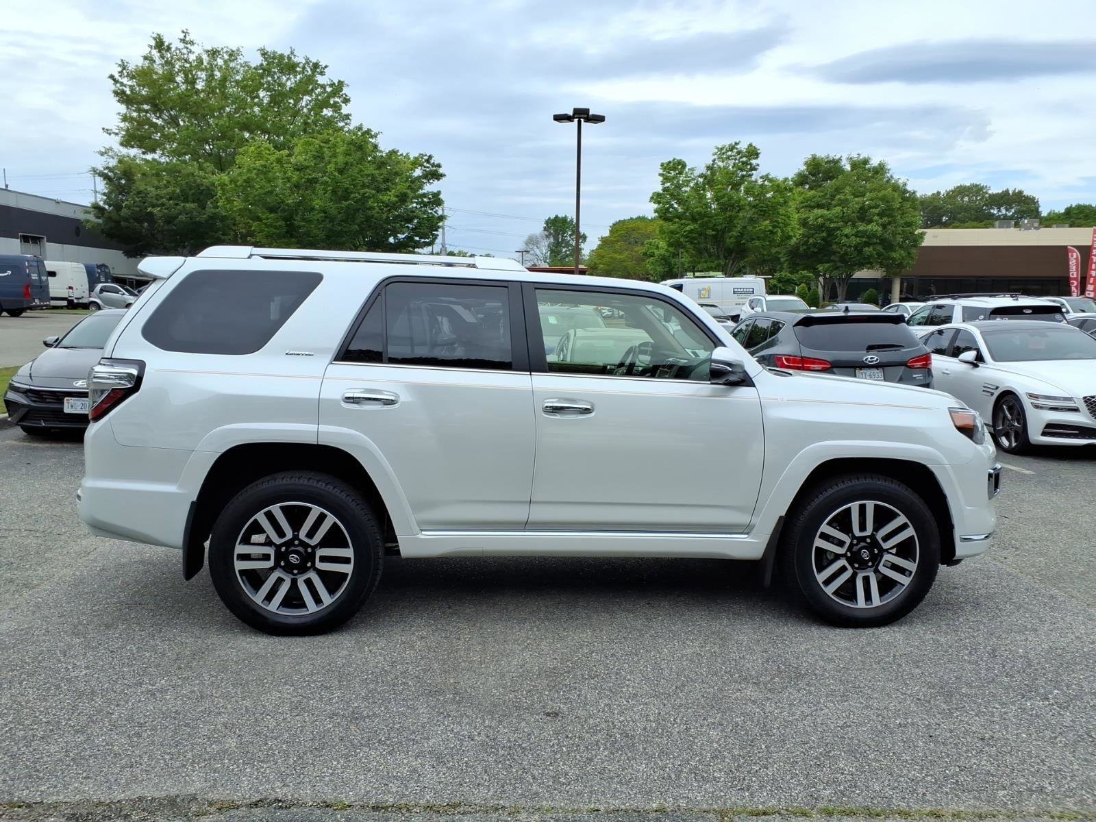 Used 2024 Toyota 4Runner Limited AWD/4WD image 5