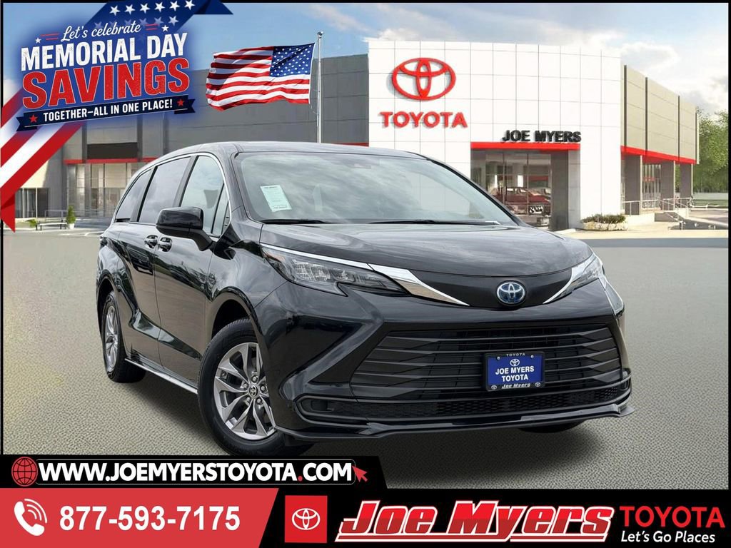 Used 2025 Toyota Sienna LE FWD video 1