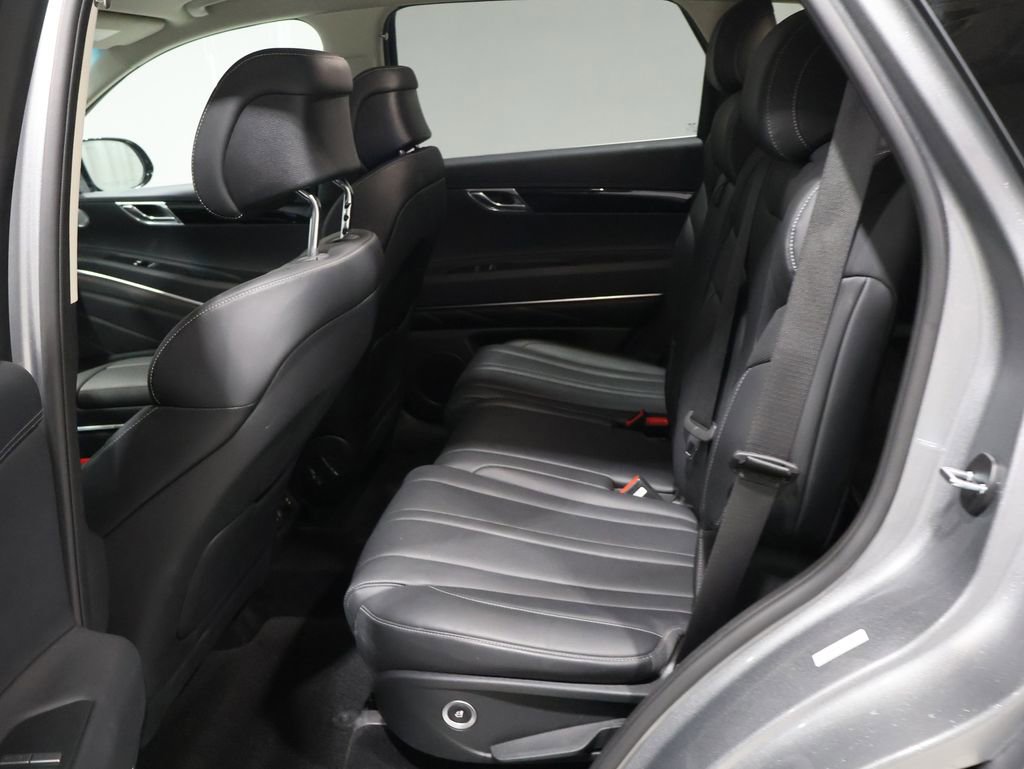 Used 2025 Genesis GV80 2.5T Standard image 17