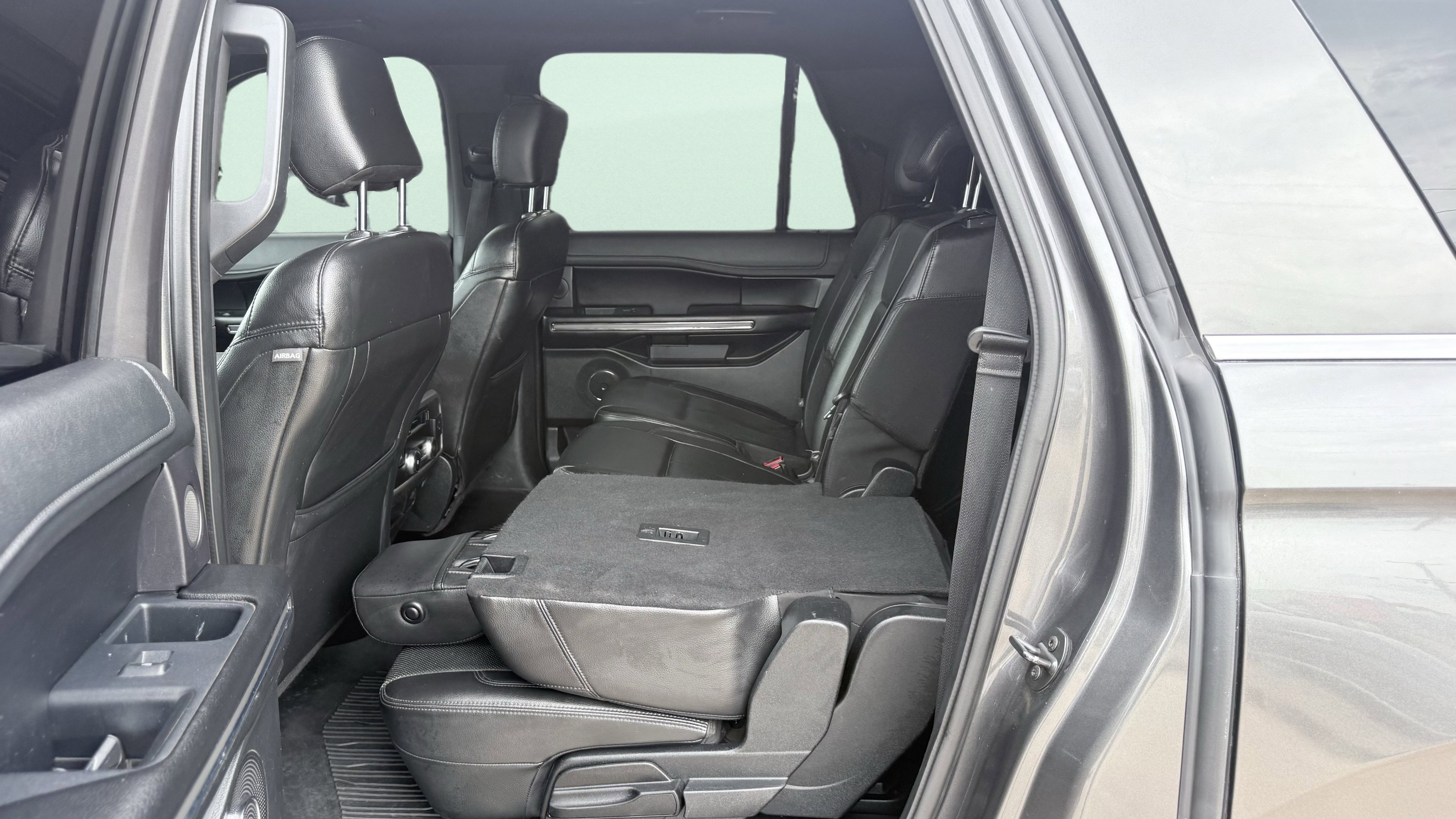 Used 2018 Ford Expedition Max XLT w/ Equipment Group 202A RWD image 37