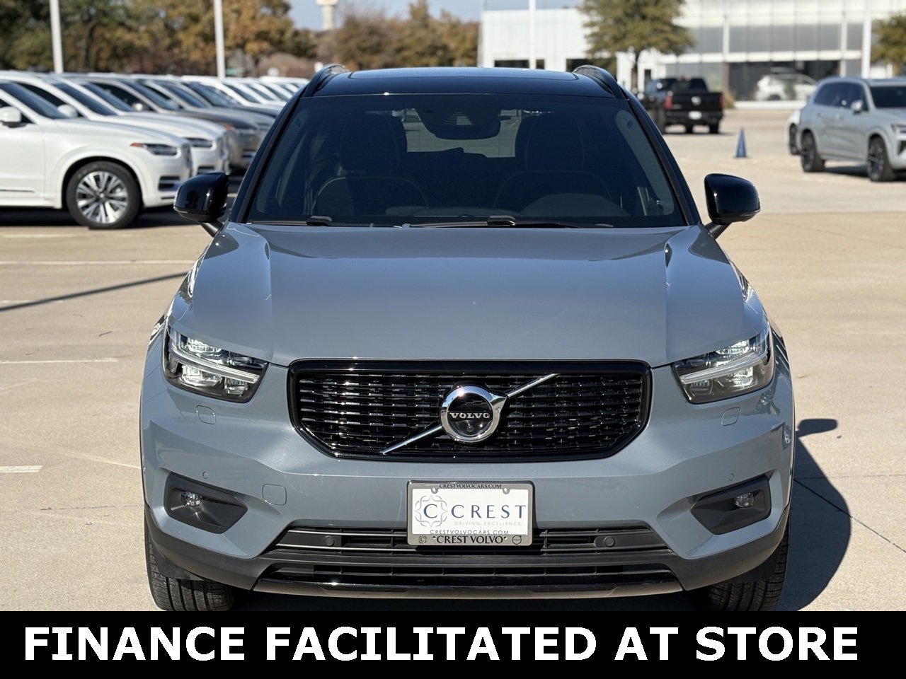 Certified 2022 Volvo XC40 T5 R-Design w/ Advanced Package image 4