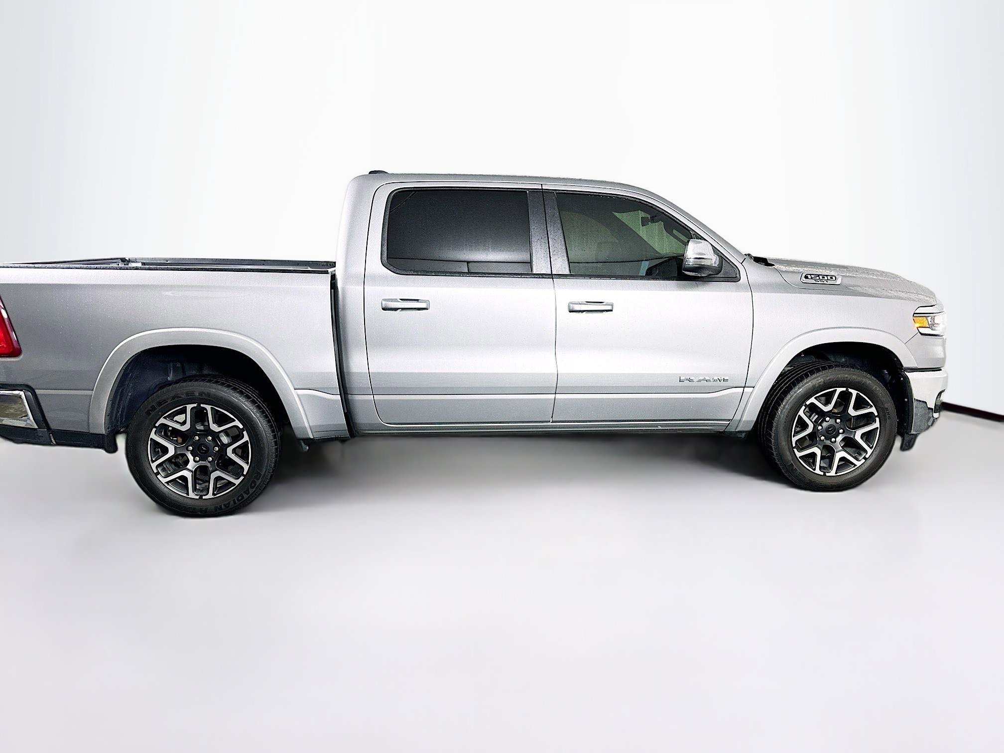 Used 2025 RAM 1500 Laramie image 10