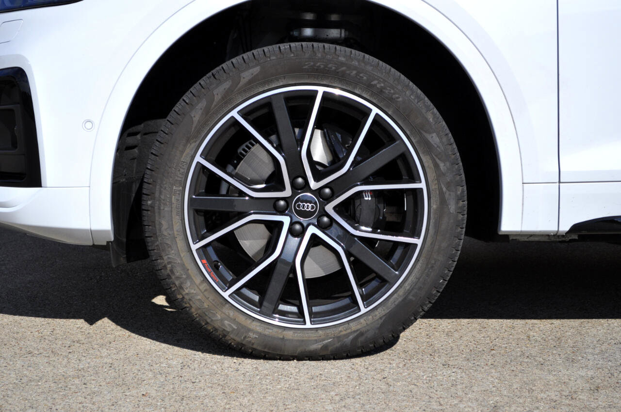 Used 2024 Audi SQ5 Prestige image 2