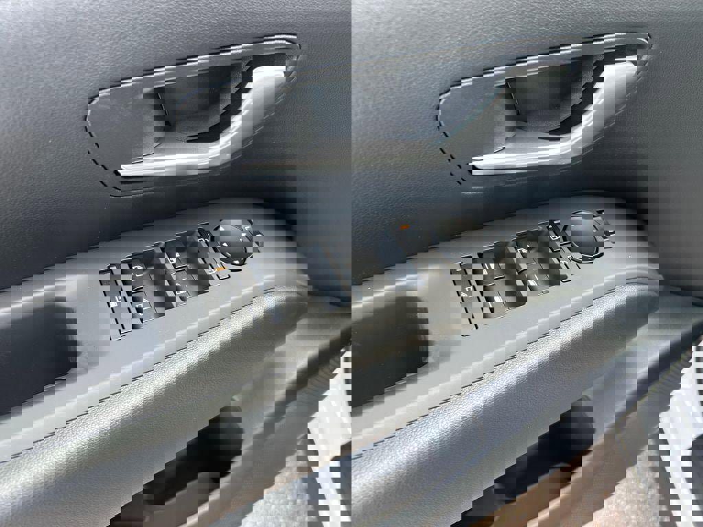 New 2026 Hyundai Tucson SE image 14