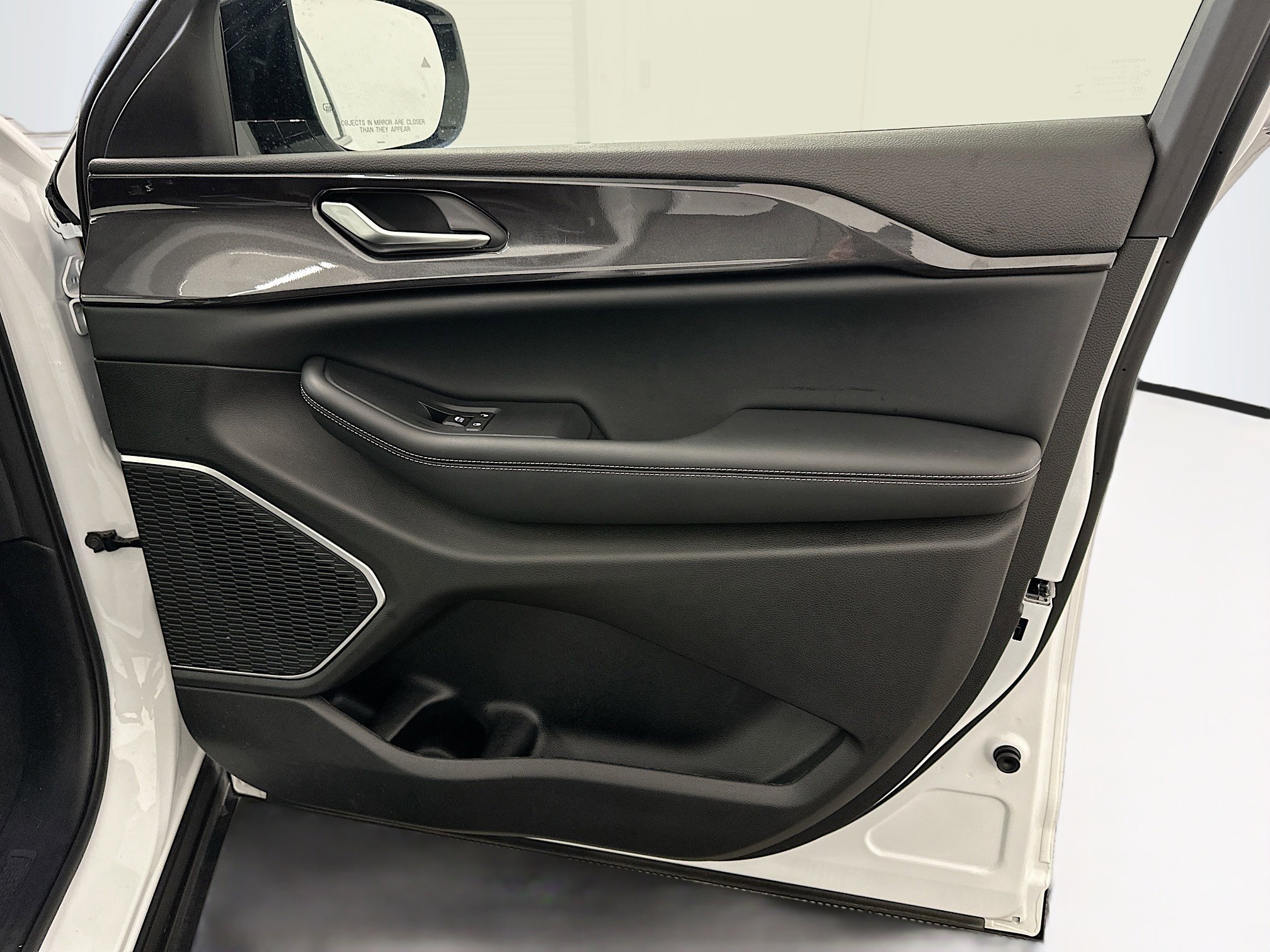 Used 2022 Jeep Grand Cherokee Altitude image 33