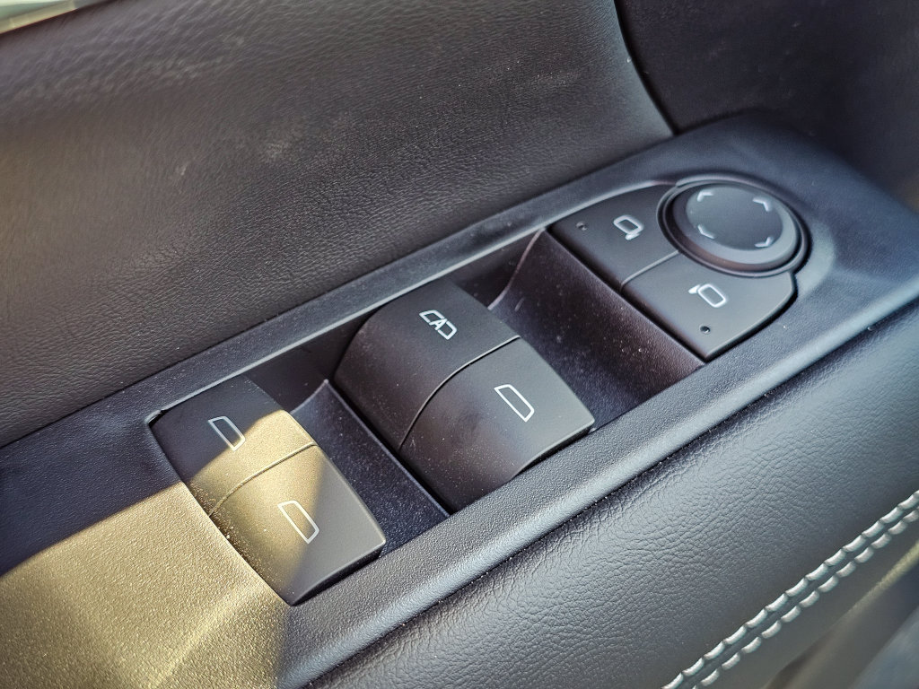 New 2027 GMC Terrain Elevation w/ Elevation Premium Package AWD/4WD image 11