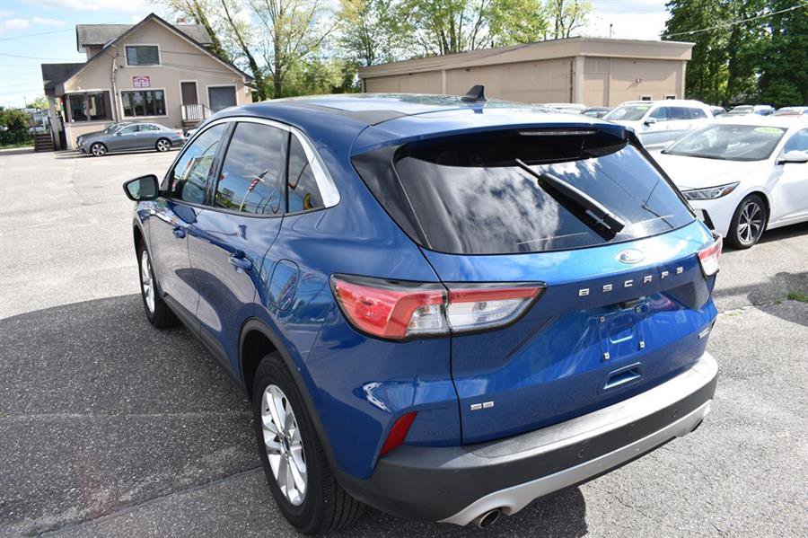 Used 2022 Ford Escape SE image 6