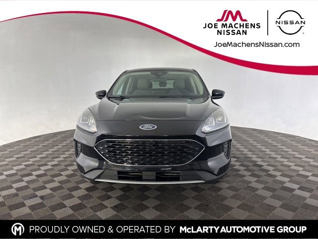 Used 2020 Ford Escape SE image 2