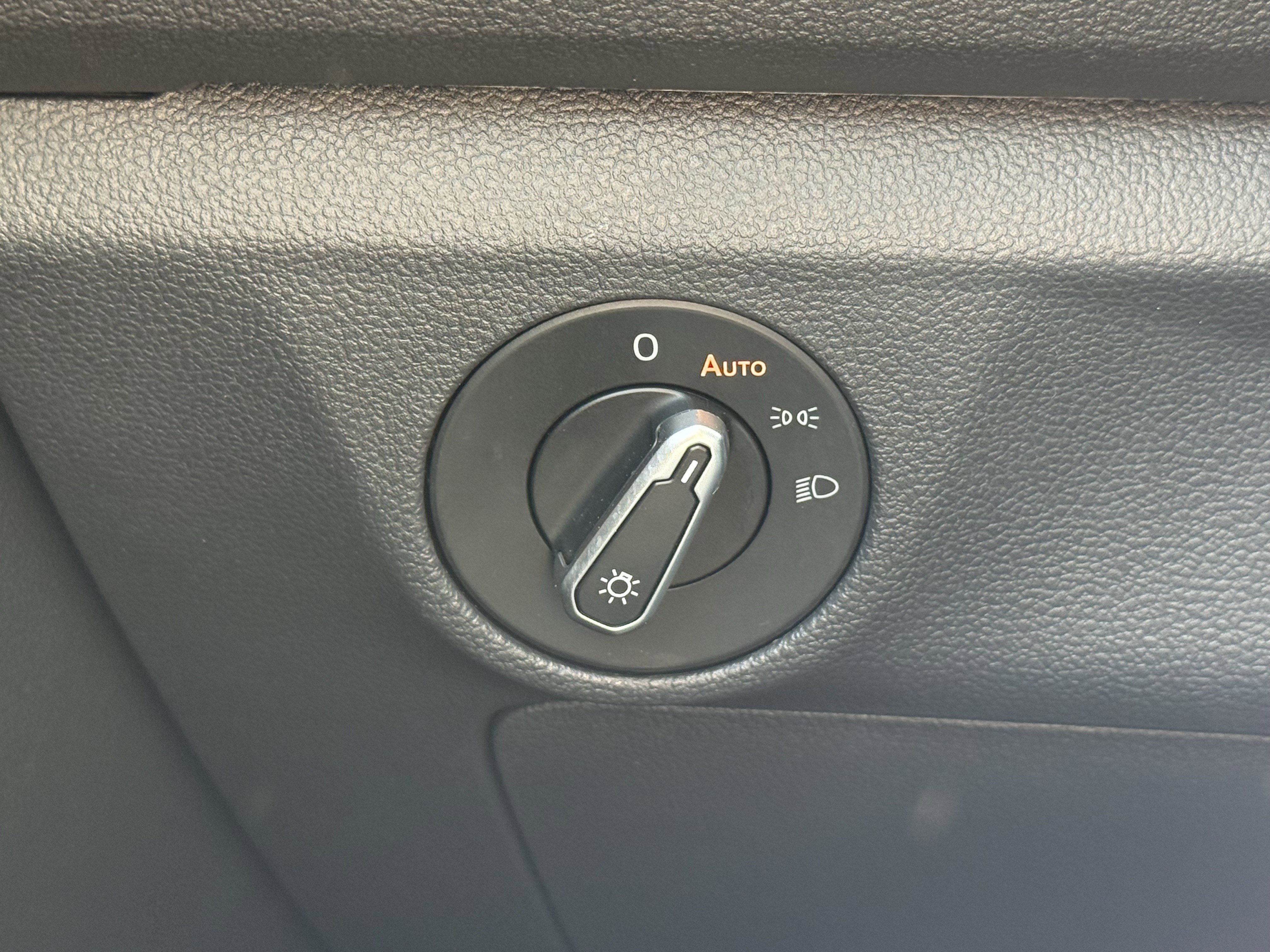 Used 2024 Volkswagen Jetta SE image 26