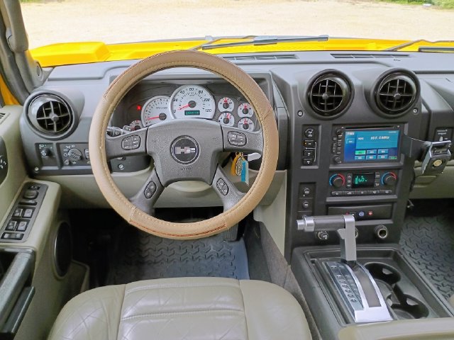 Used 2005 HUMMER H2 w/ Preferred Equipment Group AWD/4WD image 35