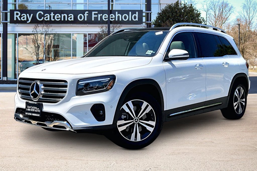 Used 2026 Mercedes-Benz GLB 250 4MATIC image 1