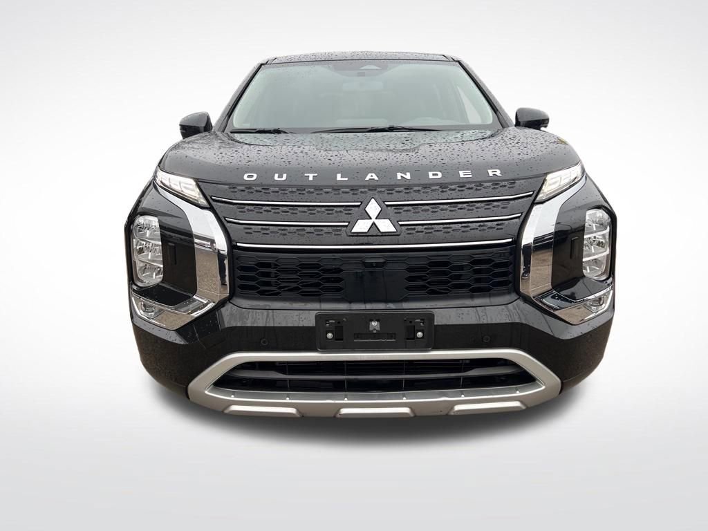 Used 2024 Mitsubishi Outlander SE video 2