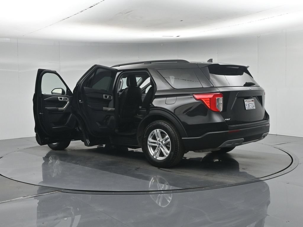 Certified 2023 Ford Explorer XLT w/ Equipment Group 202A RWD image 38