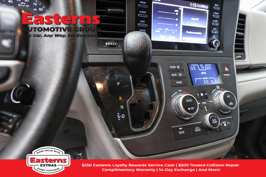Used 2020 Toyota Sienna L FWD image 13