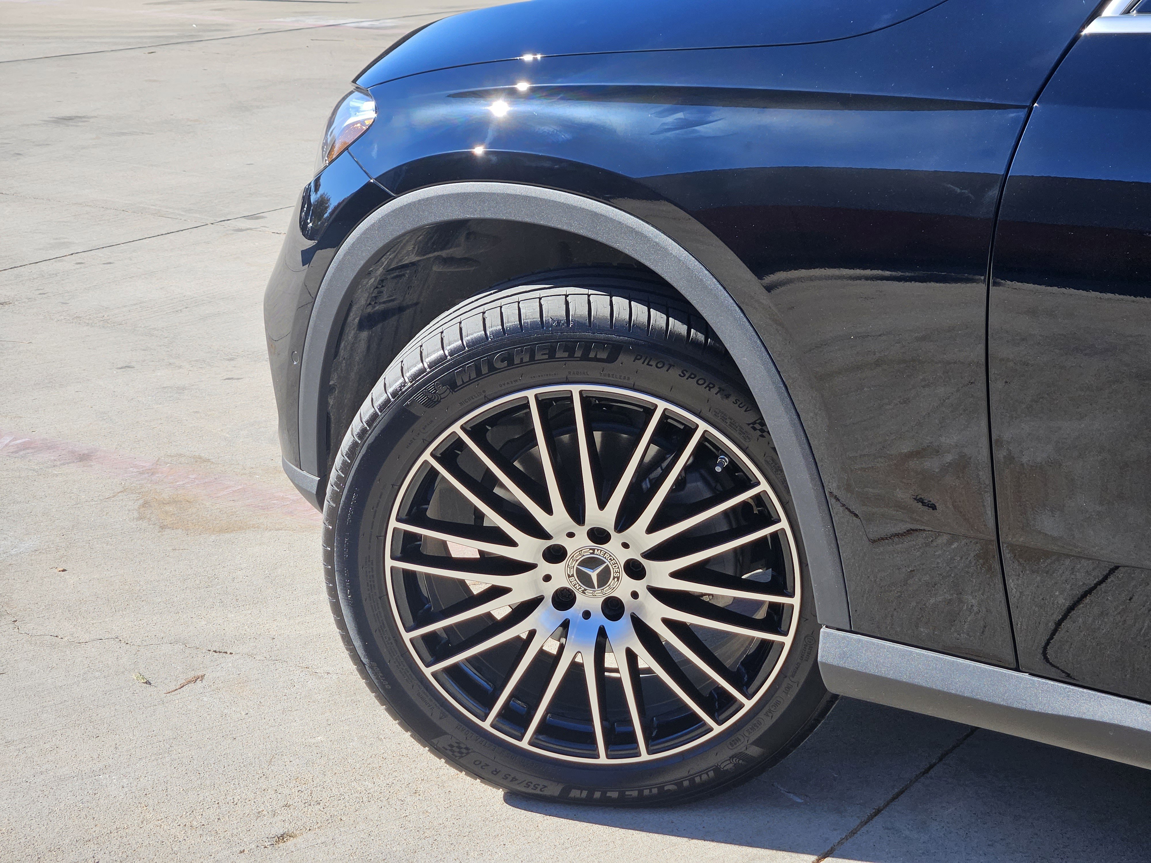 Certified 2025 Mercedes-Benz GLC 300 image 5