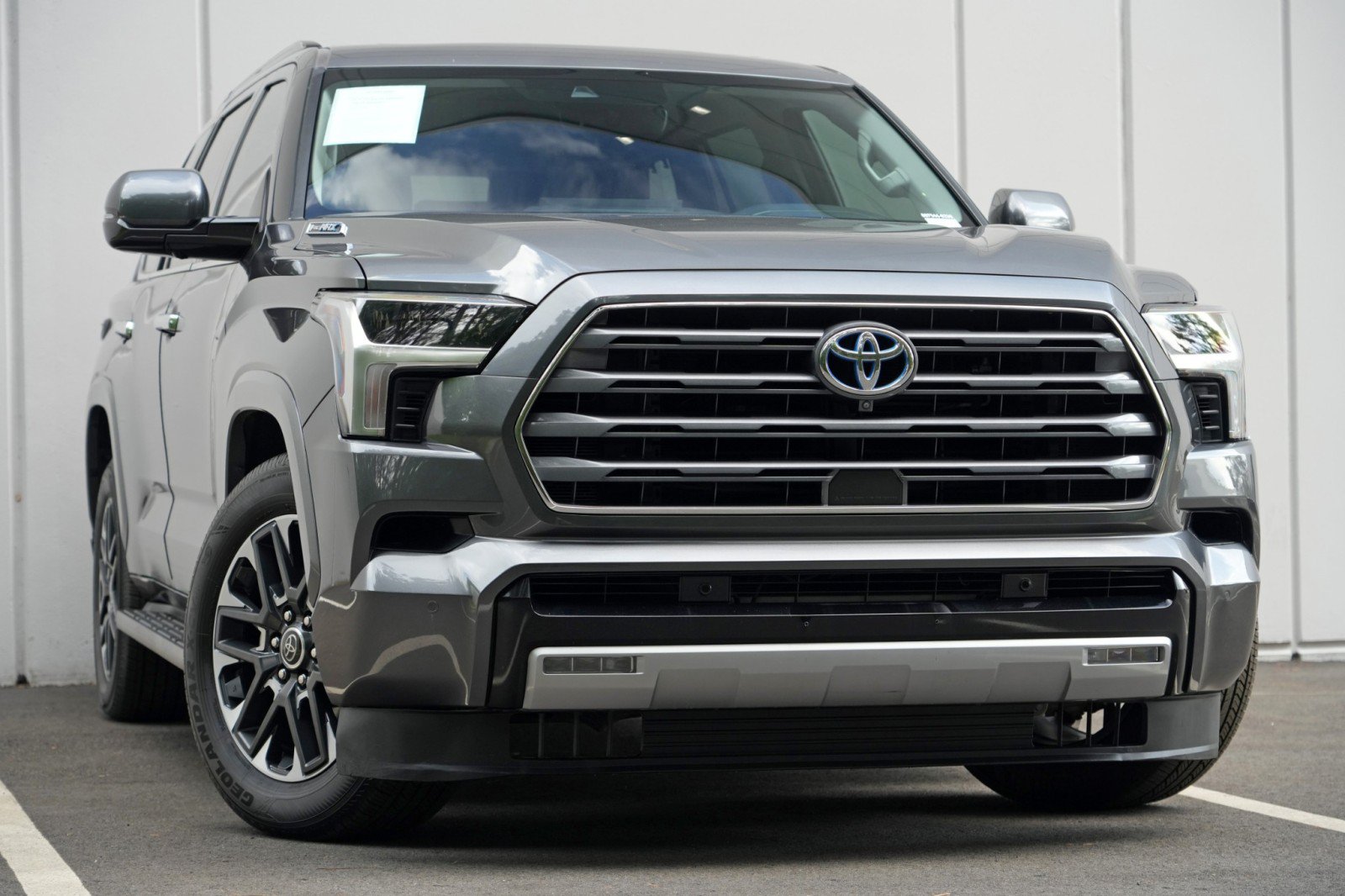 Used 2023 Toyota Sequoia Limited AWD/4WD image 4